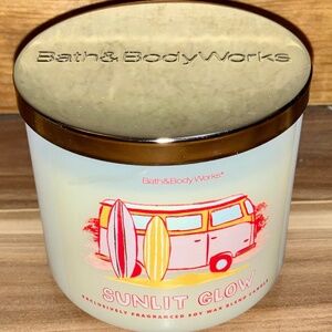 BATH AND BODY WORKS BRAND NEW 3 WICK CANDLE - SUNLIT GLOW